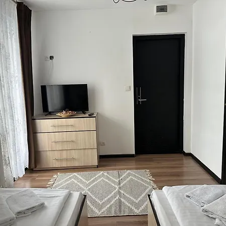 Pipash Hotel