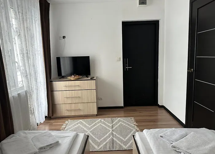 Pipash Hotel