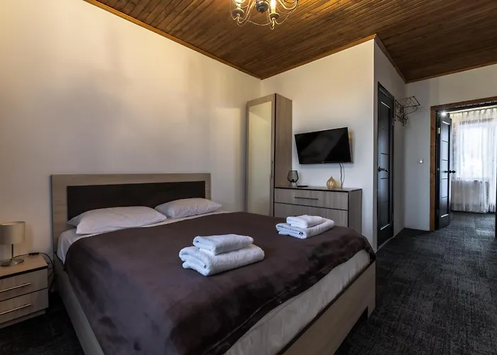 Pipash Hotel
